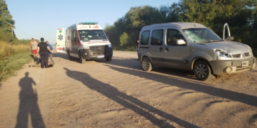 Una mujer herida tras ser atropellada por un utilitario en el camino a Puerto Aragón