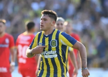 Con gol de Véliz, Central ganó y quedó puntero