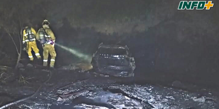 Un auto fue encontrado envuelto en llamas a la vera de autopista