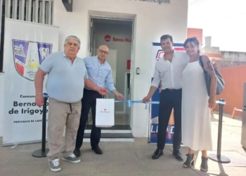 Leo Diana presente en la inauguración del nuevo cajero automático en Bernardo de Irigoyen