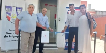 Leo Diana presente en la inauguración del nuevo cajero automático en Bernardo de Irigoyen
