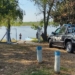 Buscan a un joven pescador que cayó al río Coronda tras desmoronarse la barranca