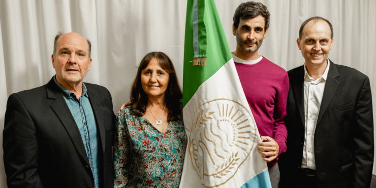 Presentaron la bandera y el escudo del departamento Iriondo