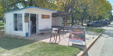 Gaboto: pegaron hojas de gillette en el picaporte de la oficina de turismo