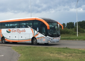Tomó el colectivo en Oliveros y perdió su billetera: el chofer la encontró y la devolvió