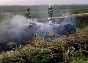 Volcó un auto y se incendió en Totoras: la conductora pudo escapar a tiempo