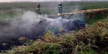 Volcó un auto y se incendió en Totoras: la conductora pudo escapar a tiempo
