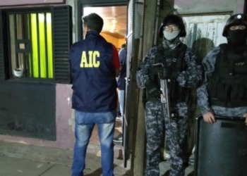 Imputaron a tres presos de Coronda y tres mujeres por extorsiones