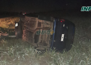 Un joven de Maciel impactó su vehículo contra un poste de SOS en Ruta 11 y volcó