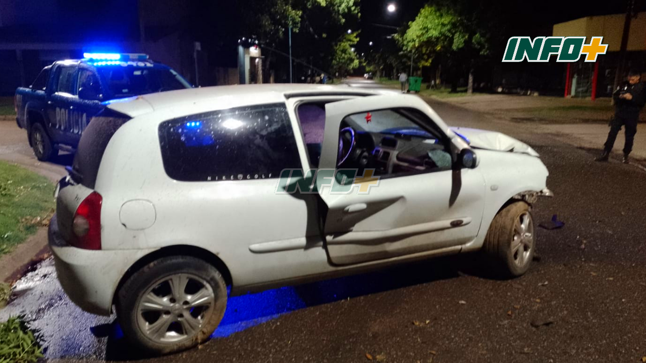 Un auto con dos ocupantes se estrelló contra un árbol en San Genaro