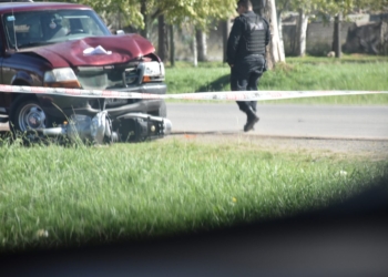 Murió un motociclista la chocar contra una camioneta en Puerto San Martín