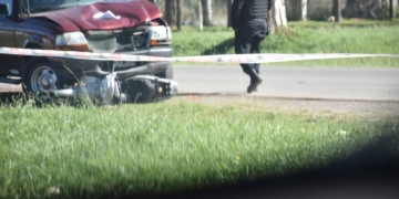 Murió un motociclista la chocar contra una camioneta en Puerto San Martín
