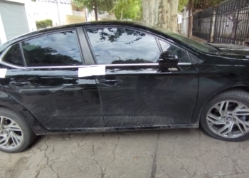 Recuperaron el auto robado en Oliveros: los delincuentes estaban armados