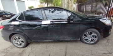 Recuperaron el auto robado en Oliveros: los delincuentes estaban armados
