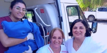 Teo iba camino a nacer, «se adelantó» y debieron improvisar un parto en Serodino