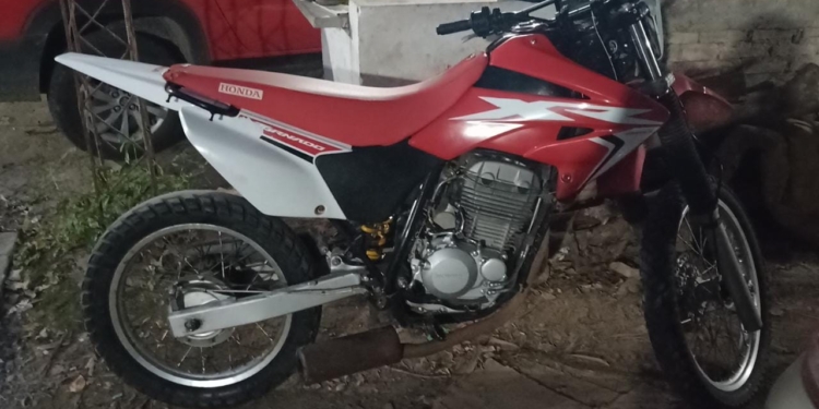 Centeno: un joven de San Genaro fue aprehendido por circular en una moto robada