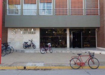 Paro de municipales: intendentes y jefes comunales le reclaman al Gobernador