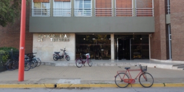 Paro de municipales: intendentes y jefes comunales le reclaman al Gobernador