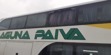 Apedrearon en autopista a un colectivo que trasladaba personal penitenciario