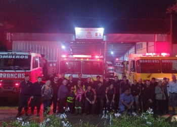 Bomberos de Barrancas trajeron una autobomba desde Estados Unidos para su cuartel