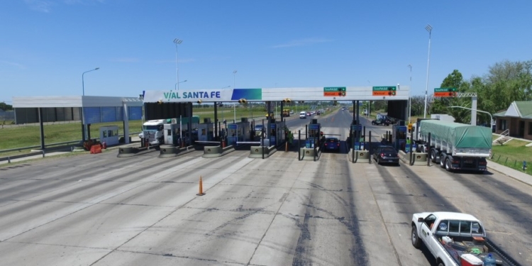Barreras levantadas en la autopista por protesta de trabajadores del peaje