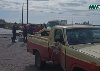 Un joven en moto murió al chocar contra una camioneta en Puerto San Martín