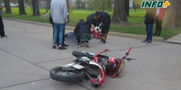 Una camioneta y una moto colisionaron en Barrancas: un herido