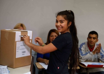 El Tribunal Electoral habilitó el voto joven en Santa Fe para electores de 16 y 17 años