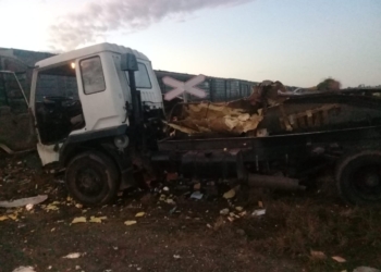 Otro impactante accidente entre un tren y un camión en la región