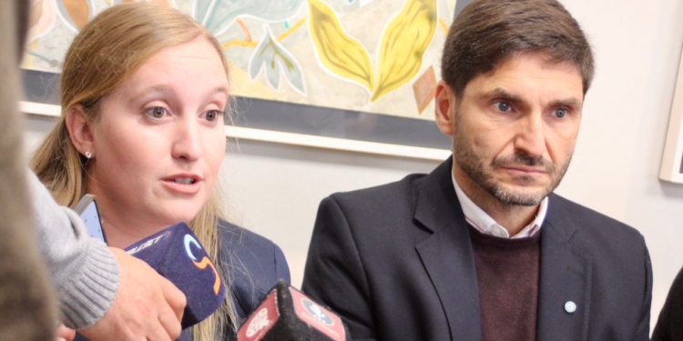 Maxi Pullaro en Gálvez: «Les pido que acompañen a Vicky Tejeda como senadora»