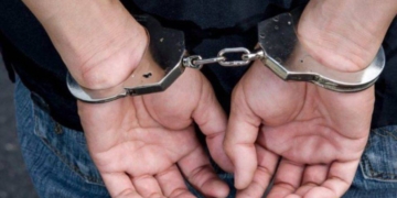 Intentó matar a su pareja y a la hija de ella con un cuchillo: piden 20 años de prisión