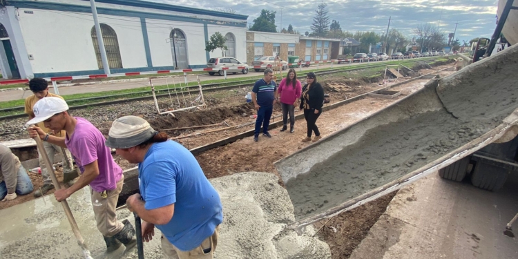 Timbues mejora la infraestructura vial y el escurrimiento de agua de la Ruta 11