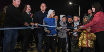 Fiorenza inauguró la obra de calle España: pavimento, desagües, cordón y luces