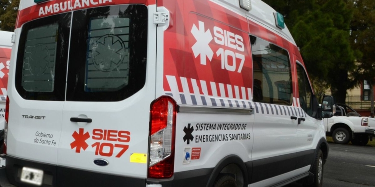Timbúes: dos jóvenes en moto chocaron contra una casa y sufrieron heridas