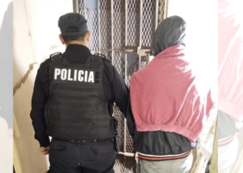 Se sacó la tobillera electrónica y huyó de la prisión domiciliaria: su hermano lo denunció