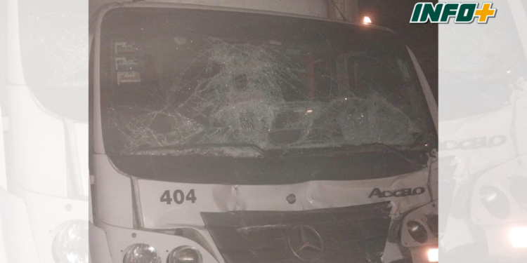 Un camión chocó a otro por alcance en Barrancas: un hombre herido