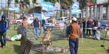 San Genaro celebra el Día de la Bandera con una gran peña nacional
