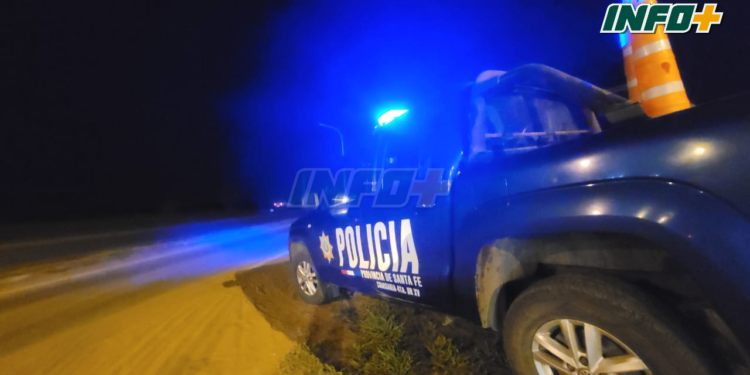 Dejaron escombros en la autopista y asaltaron a automovilistas