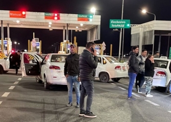 El gobierno provincial denunció al intendente y vecinos de San Lorenzo por cortar la autopista
