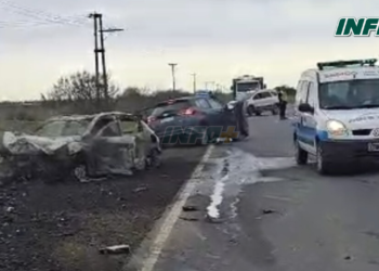 Dos autos chocaron de frente y uno se incendió en Ruta 34: 5 heridos