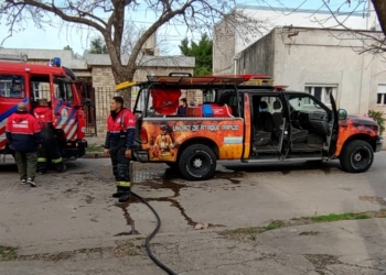 Susto en Totoras: se le incendió el lavarropas a una jubilada y bomberos controlaron el fuego