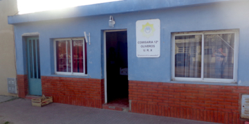 Oliveros: motochorros robaron un celular a una mujer que esperaba el colectivo