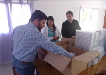 Juan Pablo Ruiz entregó medicamentos al Samco de Puerto Gaboto