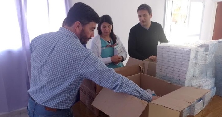Juan Pablo Ruiz entregó medicamentos al Samco de Puerto Gaboto