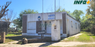 Una moto chocó a un hombre en Puerto Aragón y se fue del lugar