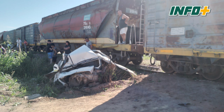 Un menor de 15 años conducía un auto e impactó contra un tren