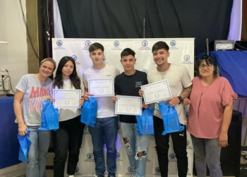 Alumnos de Timbúes se lucieron en un certámen nacional y quedaron entre los mejores ocho