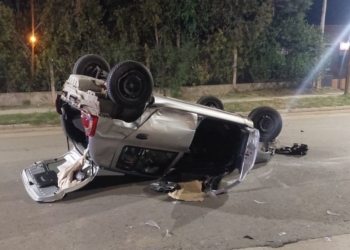 Espectacular choque y vuelco en las calles de Timbúes