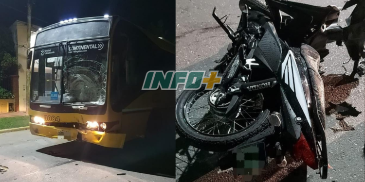 Dos jóvenes murieron tras chocar en moto contra un colectivo en Ruta 11