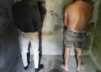 Dos detenidos en Timbúes tras atacar a la policía y dañar un patrullero